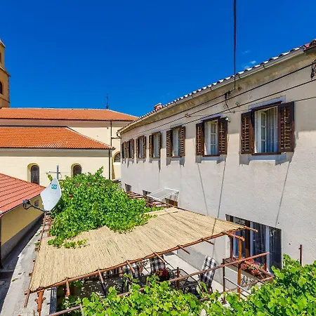 Tatil Evi Mediterranes Steinhaus Mit Grosser Terrasse, Aussendusche, Privatpool, Babybett, Waschmaschine Grižane