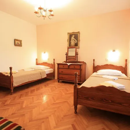 Tatil Evi Mediterranes Steinhaus Mit Grosser Terrasse, Aussendusche, Privatpool, Babybett, Waschmaschine Grižane