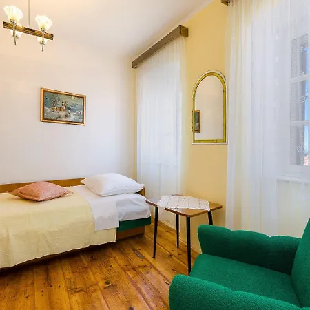 Mediterranes Steinhaus Mit Grosser Terrasse, Aussendusche, Privatpool, Babybett, Waschmaschine Feriehus *