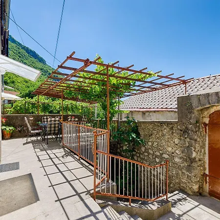 Mediterranes Steinhaus Mit Grosser Terrasse, Aussendusche, Privatpool, Babybett, Waschmaschine Feriehus *