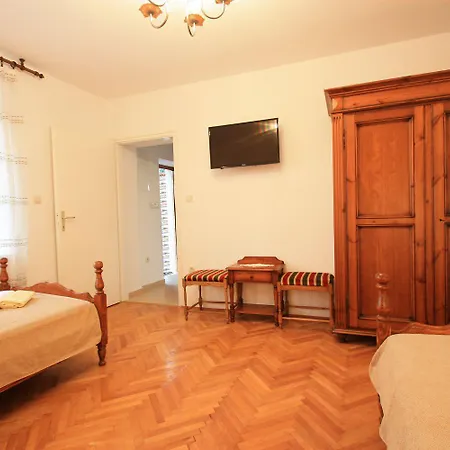 Mediterranes Steinhaus Mit Grosser Terrasse, Aussendusche, Privatpool, Babybett, Waschmaschine Grižane