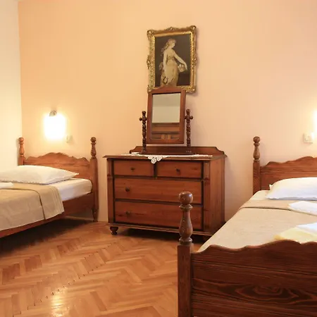 Casa de Férias Mediterranes Steinhaus Mit Grosser Terrasse, Aussendusche, Privatpool, Babybett, Waschmaschine Grižane