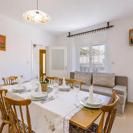 Mediterranes Steinhaus Mit Grosser Terrasse, Aussendusche, Privatpool, Babybett, Waschmaschine Grižane