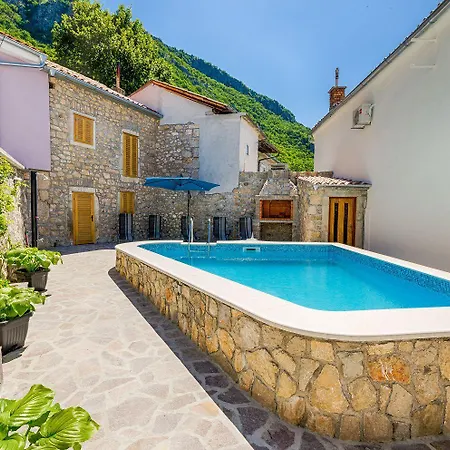 Feriehus Mediterranes Steinhaus Mit Grosser Terrasse, Aussendusche, Privatpool, Babybett, Waschmaschine