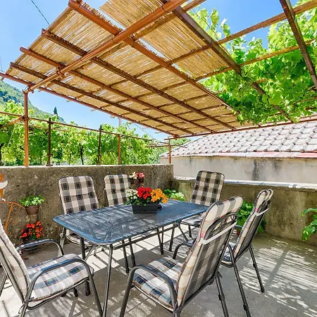 Feriehus Mediterranes Steinhaus Mit Grosser Terrasse, Aussendusche, Privatpool, Babybett, Waschmaschine Grižane