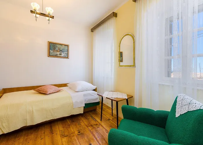 Mediterranes Steinhaus Mit Grosser Terrasse, Aussendusche, Privatpool, Babybett, Waschmaschine Ferienhaus *