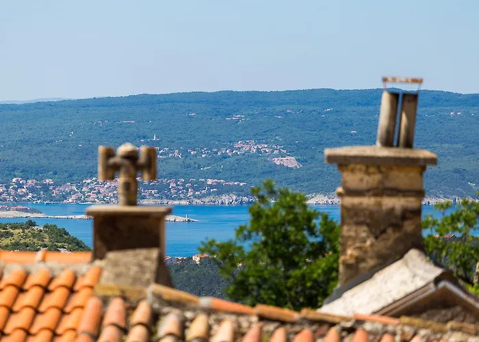 Ferienhaus Mediterranes Steinhaus Mit Grosser Terrasse, Aussendusche, Privatpool, Babybett, Waschmaschine
