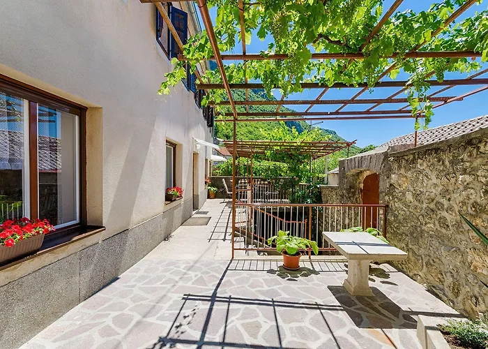 Ferienhaus Mediterranes Steinhaus Mit Grosser Terrasse, Aussendusche, Privatpool, Babybett, Waschmaschine Grižane