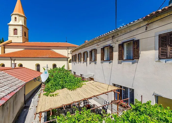 Ferienhaus Mediterranes Steinhaus Mit Grosser Terrasse, Aussendusche, Privatpool, Babybett, Waschmaschine Grižane