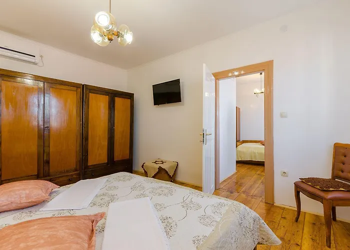 Mediterranes Steinhaus Mit Grosser Terrasse, Aussendusche, Privatpool, Babybett, Waschmaschine Ferienhaus Grižane