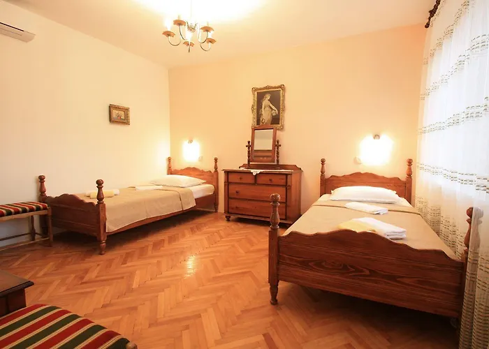 Ferienhaus Mediterranes Steinhaus Mit Grosser Terrasse, Aussendusche, Privatpool, Babybett, Waschmaschine Grižane