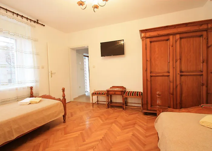 Mediterranes Steinhaus Mit Grosser Terrasse, Aussendusche, Privatpool, Babybett, Waschmaschine Grižane