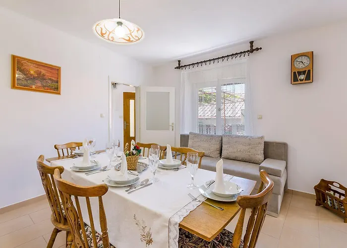 Mediterranes Steinhaus Mit Grosser Terrasse, Aussendusche, Privatpool, Babybett, Waschmaschine Grižane