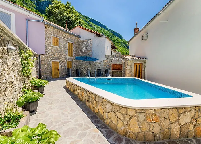 Ferienhaus Mediterranes Steinhaus Mit Grosser Terrasse, Aussendusche, Privatpool, Babybett, Waschmaschine