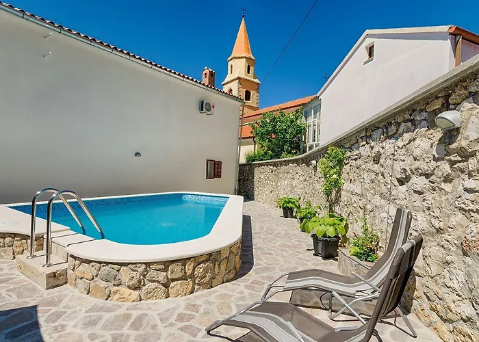 Mediterranes Steinhaus Mit Grosser Terrasse, Aussendusche, Privatpool, Babybett, Waschmaschine Grižane